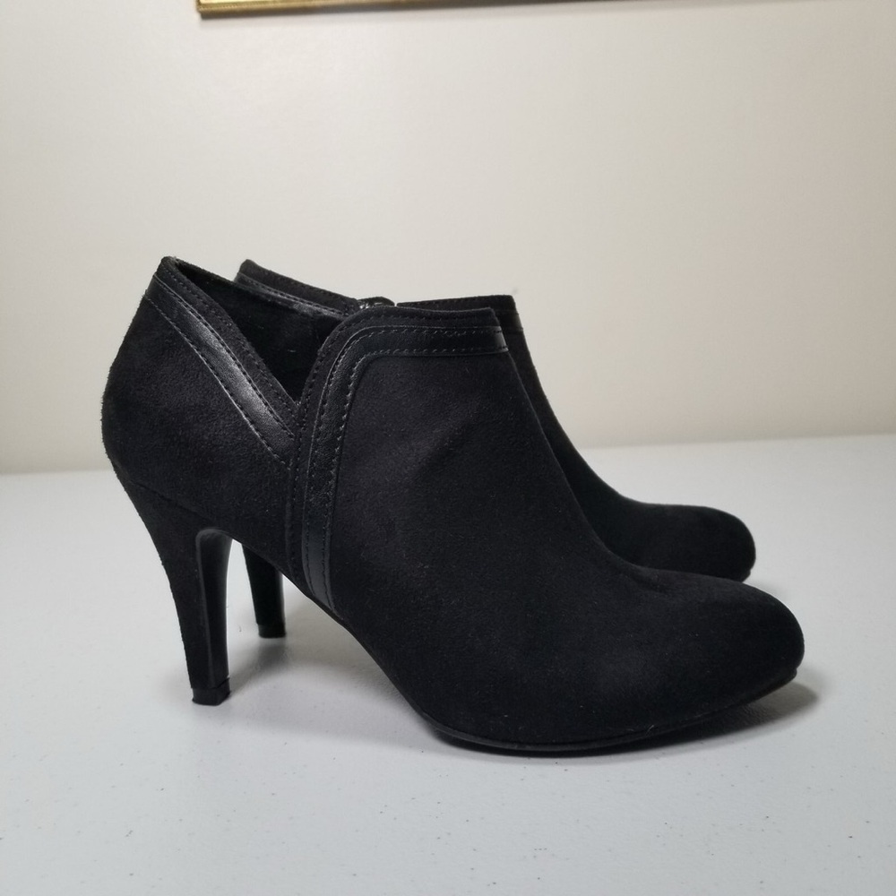 DEXFLEX Comfort Suede Black Women's Heeled Ankle Boots 8W